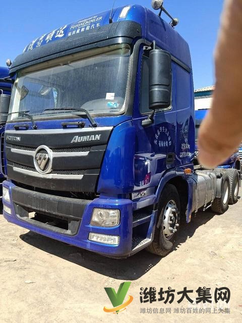 濰坊出售18年國五歐曼雙驅(qū)輕體牽引車價格21萬！