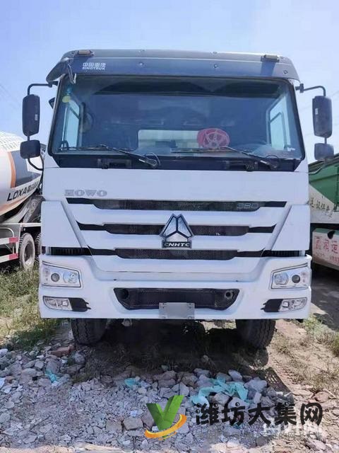 急轉(zhuǎn)17年國五二手豪沃?jǐn)嚢柢?大20方 前四后八輪