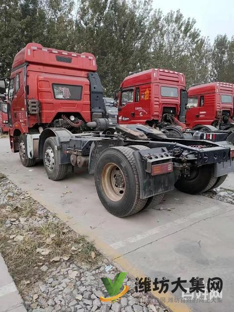 轉(zhuǎn)讓15年二手解放牽引車國(guó)4雙導(dǎo)單驅(qū)420馬力