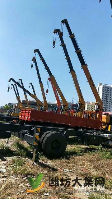 二手單橋10噸國五準(zhǔn)新隨車吊廠里低價(jià)處理