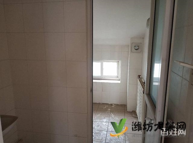 濰棉新樓四樓帶閣樓86平簡裝兩室66萬可議