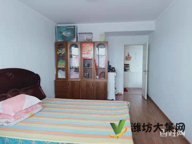 直降10萬新華路電梯洋房3室2廳176平僅售130