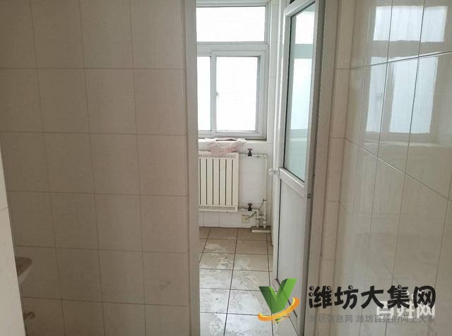 濰棉新樓四樓帶閣樓86平簡裝兩室66萬可議