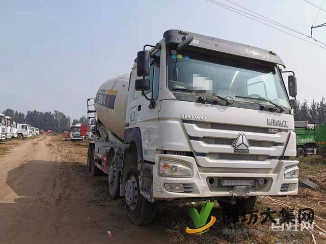 售國(guó)五二手豪沃?jǐn)嚢柢?chē) 20方 前四后八輪 唐鴻上裝