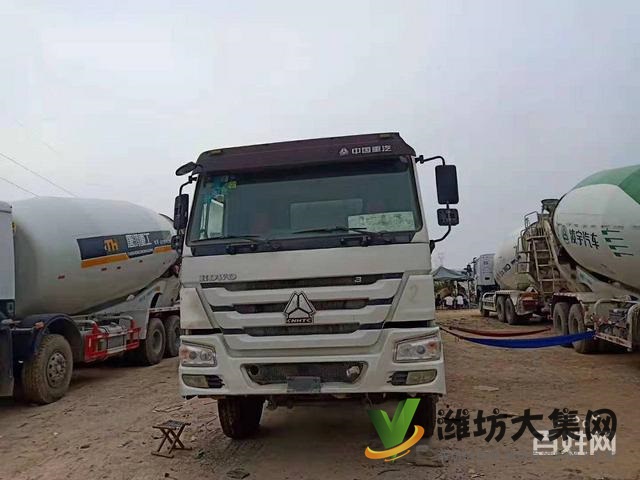 二手豪沃?jǐn)嚢柢?大18方  前四后八輪 亞特上裝