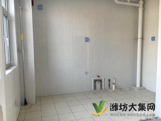 臨近弘潤金茂府隨時看房南北通透三室客廳朝陽大H戶型