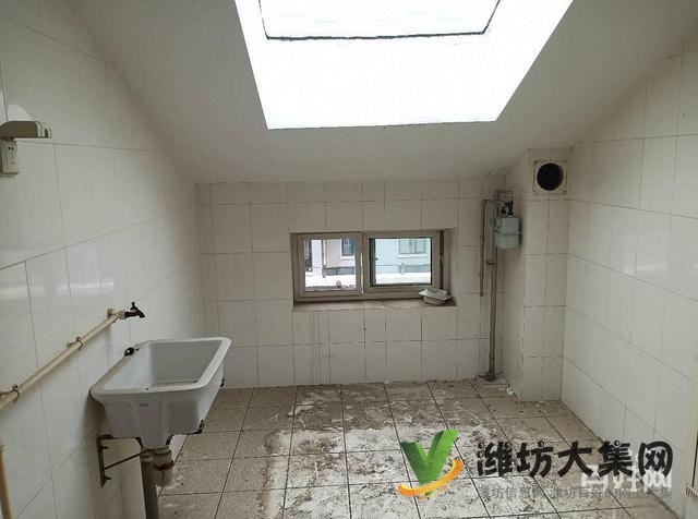 濰棉新樓四樓帶閣樓86平簡裝兩室66萬可議