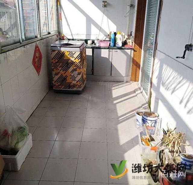 新華單位房交運小區(qū)五樓帶外置閣樓精裝三室朝陽即買即