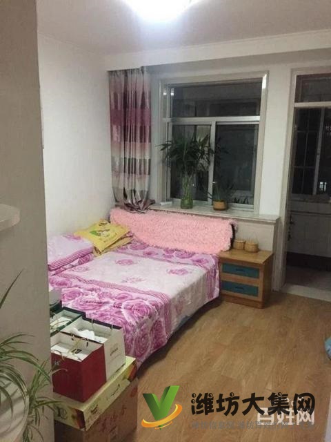 櫻園西區(qū)多層三樓104平米三室朝陽新裝修無稅