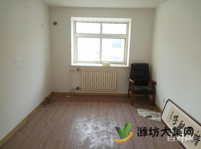 濰棉新樓四樓帶閣樓86平簡裝兩室66萬可議