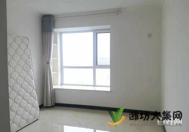 新華* **盛世華府樓層佳133平精裝三室148萬