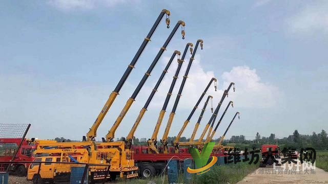 東風(fēng)國五8噸隨車吊廠里特價(jià)處理