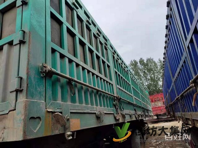 13米長(zhǎng)2.8米寬1.7米高二手花籃側(cè)翻半掛車(chē)