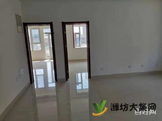 華都頤年園一樓帶院三室兩廳精裝修家具家電齊全雙氣供暖1400