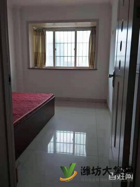 泰華附近東方明珠精裝3室?guī)准揖呒译姵鲎? border=