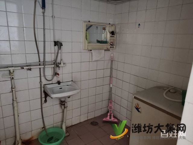 泰華附近小東場(chǎng)家屬院精裝3室2樓帶家具家電出租