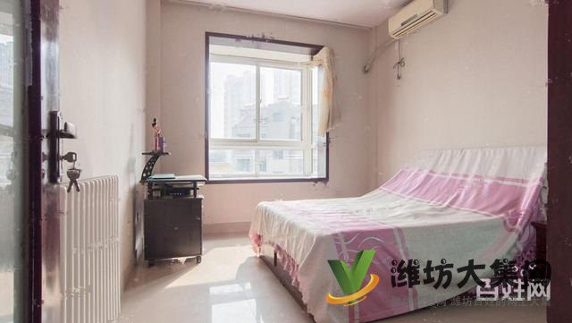 西城名都 多層復(fù)式 精裝兩層 單層118平 客廳