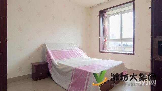 西城名都 多層復(fù)式 精裝兩層 單層118平 客廳