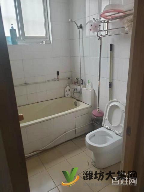 教師新村148平簡(jiǎn)裝帶車庫(kù)僅售69.8萬(wàn)