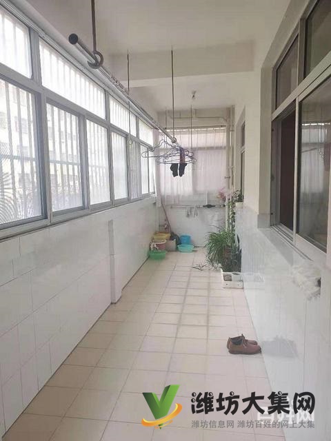 教師新村148平簡(jiǎn)裝帶車庫(kù)僅售69.8萬(wàn)