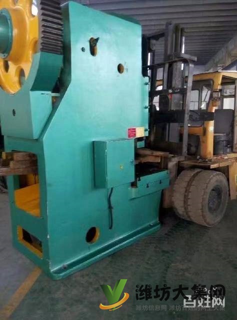 濰城設(shè)備搬運(yùn)設(shè)備吊裝就位工廠搬遷 8985588