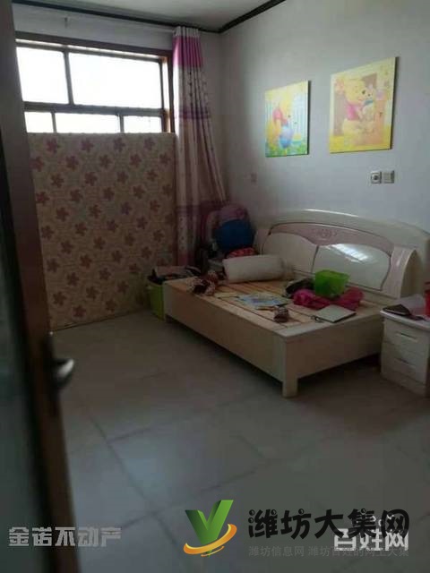 秋實(shí)小區(qū) 150平大三室 南北通透 帶車庫(kù)