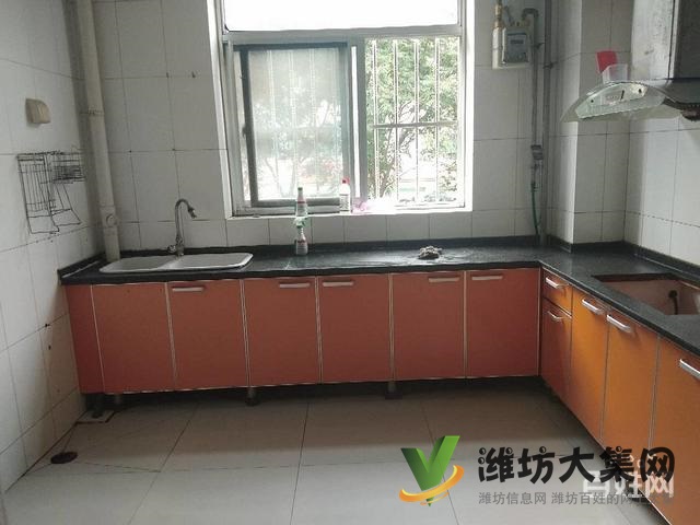 一樓新佳樂(lè)家附近 海龍學(xué)校 面積大帶大車庫(kù) 采光