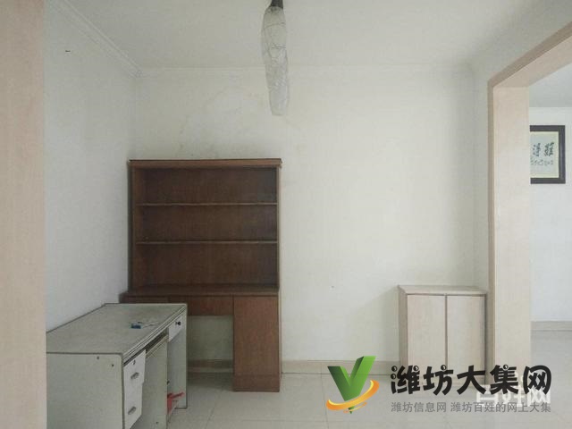 一樓新佳樂(lè)家附近 海龍學(xué)校 面積大帶大車庫(kù) 采光