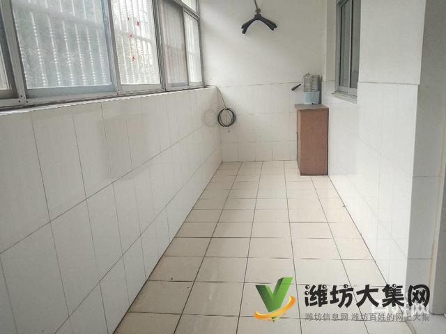 一樓新佳樂(lè)家附近 海龍學(xué)校 面積大帶大車庫(kù) 采光