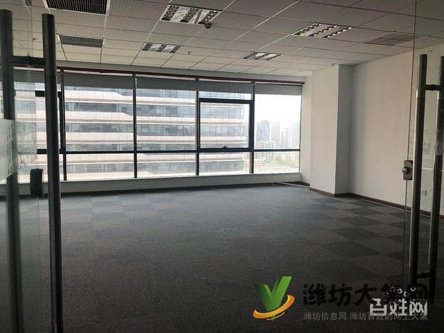 萬達A座 南向?qū)懽謽?帶隔斷 精裝修