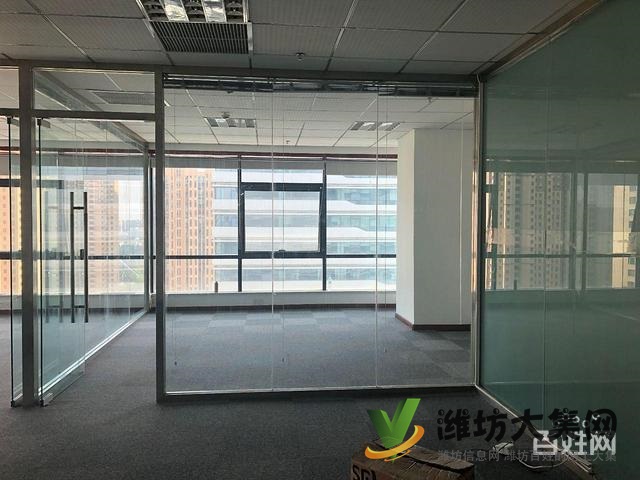 萬達A座 南向?qū)懽謽?帶隔斷 精裝修