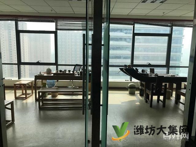 萬達A座 南向?qū)懽謽?帶隔斷 精裝修