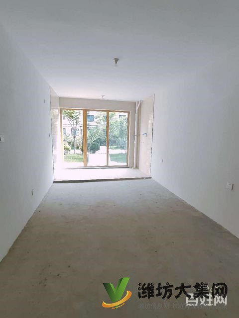 玫瑰公館一樓帶大院！送城市會客廳！三居，更名貸款，