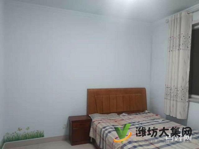 此房為結(jié)婚準(zhǔn)備，舒適三室，精裝修，現(xiàn)因換大房，找有