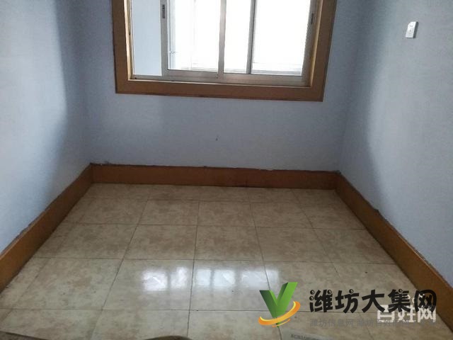 32萬購教師公寓，二樓三室朝陽，領(lǐng)包入住