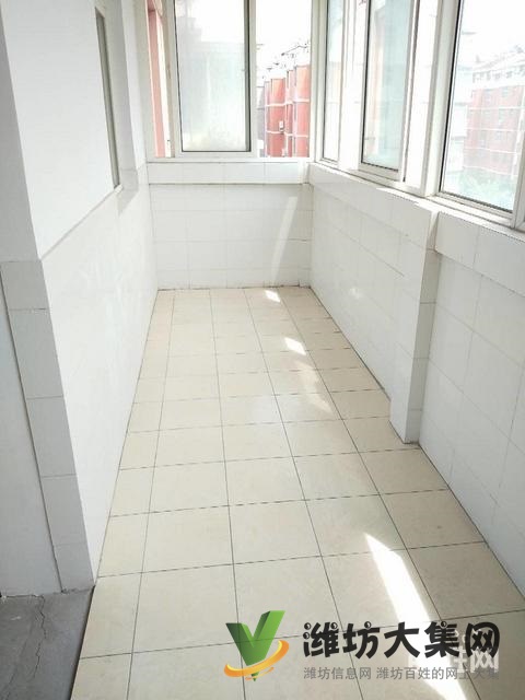 真賤，便宜124平大三室，龍泉太 陽城，送地下室，