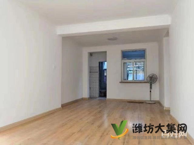 冠華小區(qū)1樓帶院南開門兩室  精裝修僅售52萬