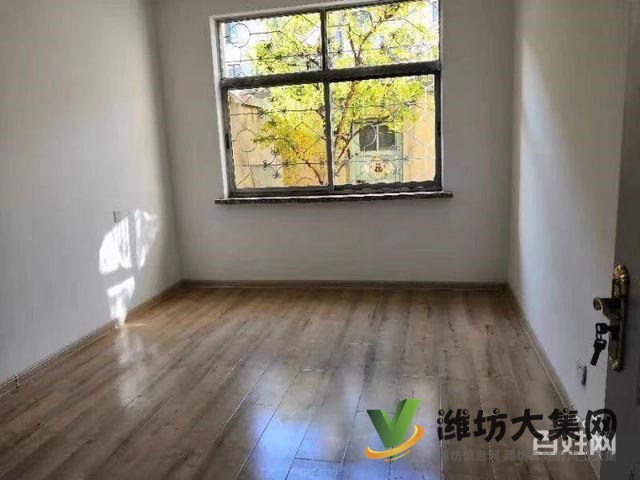 冠華小區(qū)1樓帶院南開門兩室  精裝修僅售52萬