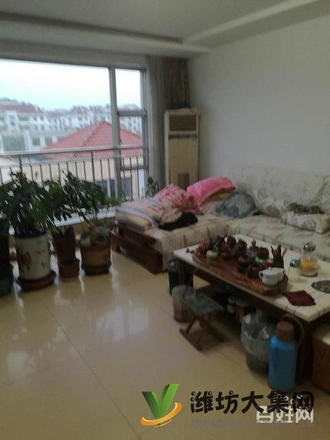 房緊鄰幼兒園小學(xué)