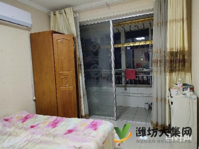 南關(guān)小學(xué)附近電梯洋房四樓精裝三室