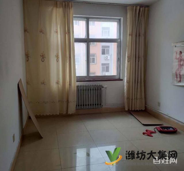 光明小區(qū)多層三樓125平簡裝三室81萬可議