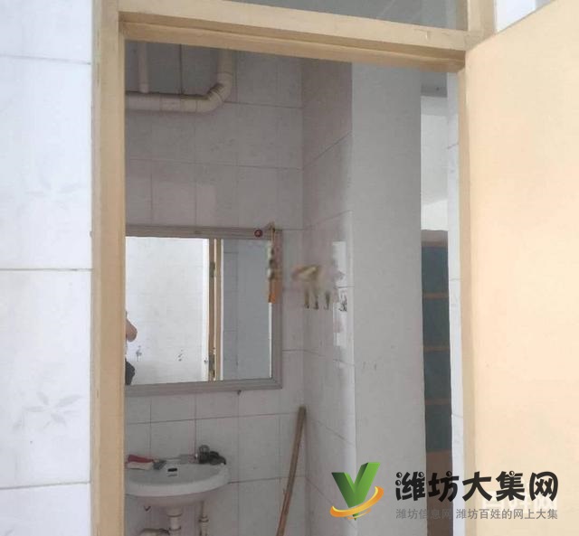 光明小區(qū)多層三樓125平簡裝三室81萬可議