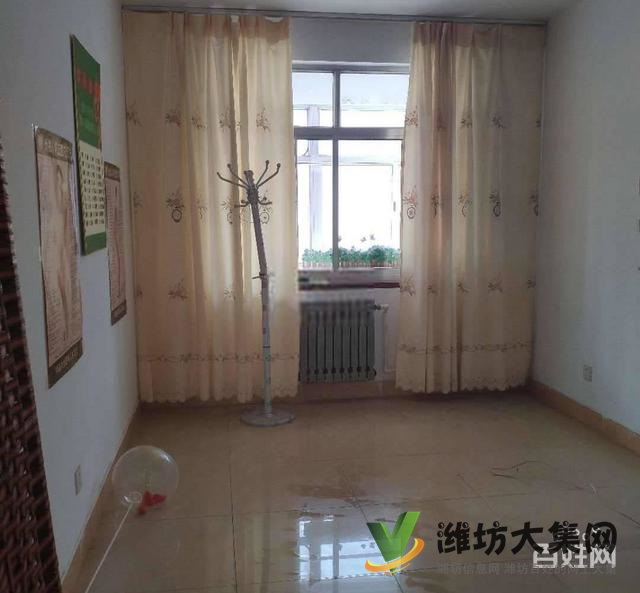 光明小區(qū)多層三樓125平簡裝三室81萬可議