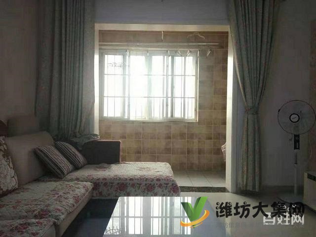 濰城區(qū)政府近 凡爾賽麗都 朝陽大客廳 68萬一套