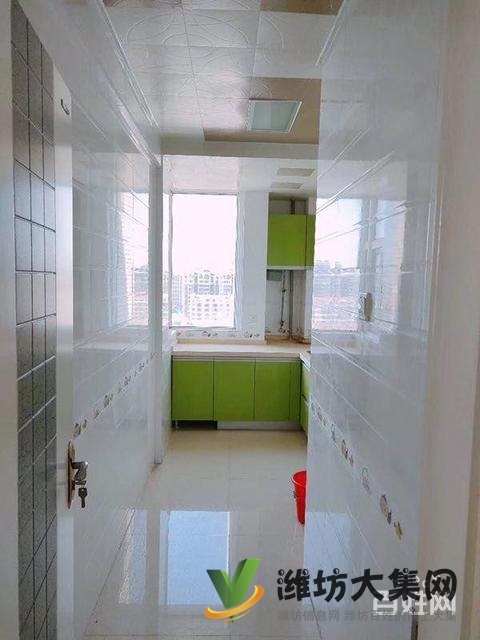 綠色生態(tài)小區(qū) 玫瑰園 三室好房送車庫(kù)儲(chǔ)藏室 看不中