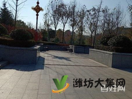 朐山前 翰林苑 多層一樓 100平 精裝修 帶地上儲(chǔ)藏室火急