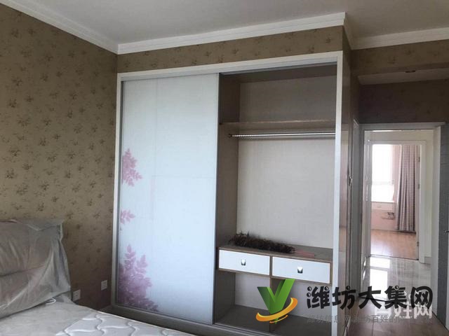 綠色生態(tài)小區(qū) 玫瑰園 三室好房送車庫(kù)儲(chǔ)藏室 看不中