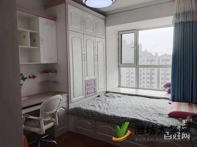 濰城區(qū)政府近 凡爾賽麗都 朝陽大客廳 68萬一套