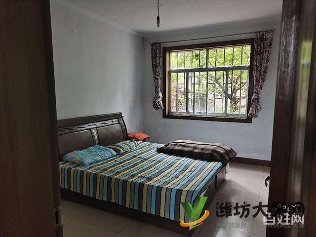 城北供銷(xiāo)社家屬院精裝1樓帶院帶家具低.價(jià)出租