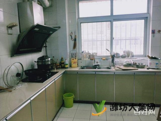 巴龍國(guó)際北區(qū)3室5樓136平 精裝修家具家電齊全拎包入住